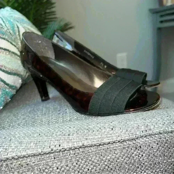 Stuart Weitzman 'Leopard' heels with open toe size 7.5N - Picture 1 of 7